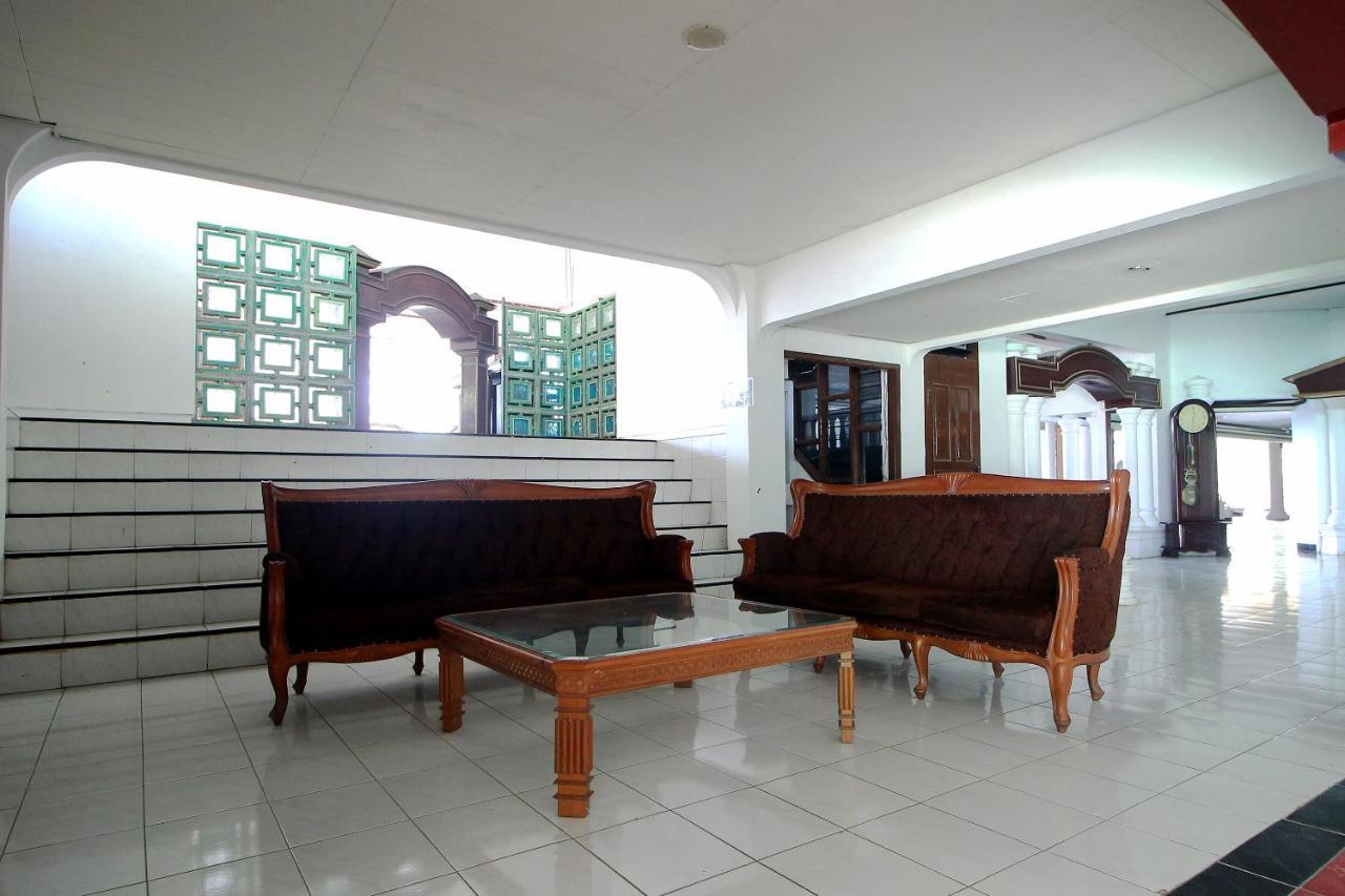 Oyo 2360 Hotel Rio Bengkulu Exterior foto